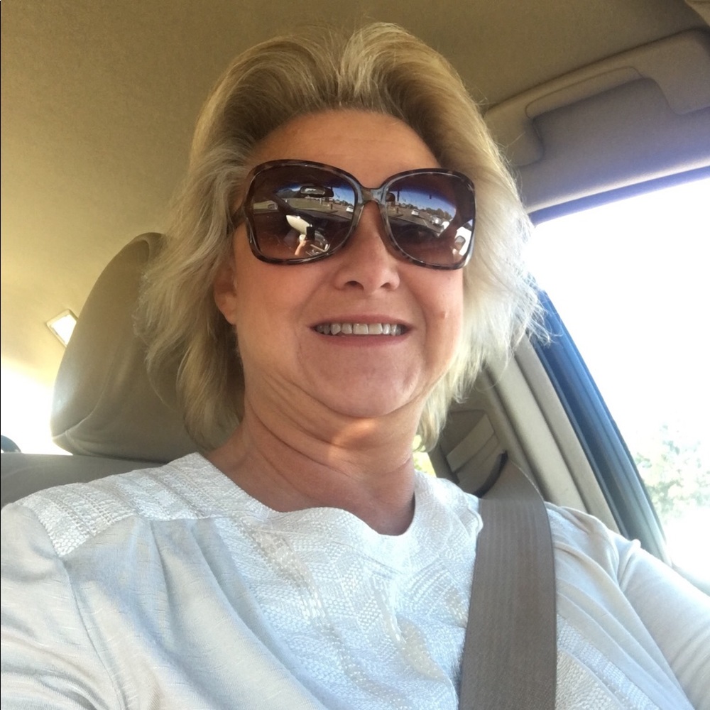 Meet your Posher, Kelly